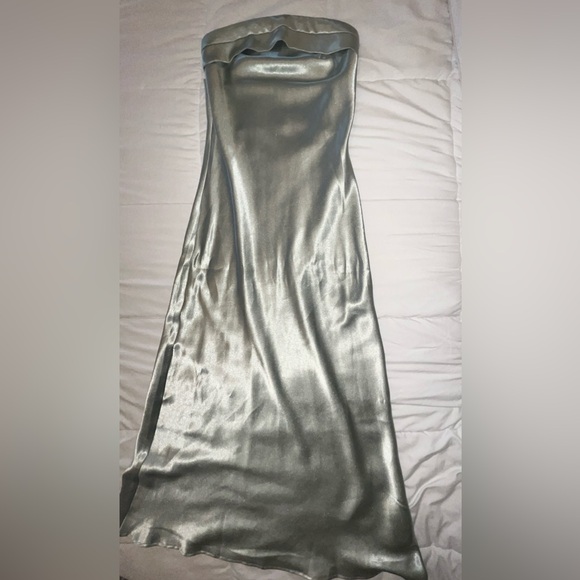 Elegant Silver Strapless Dress - Picture 4 of 7